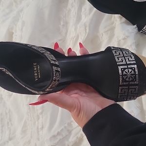 Versace sz 9 heels